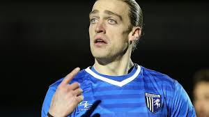 Rangers join Hibs in race to sign prolific Gillingham striker Tom Eaves
