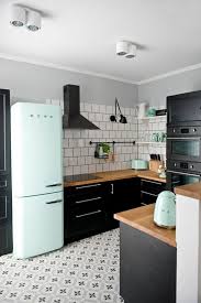 Je regarde autour de moi il laisse pousser ses cheveux pour les donner que dit cette photo ? Comment Decorer Avec Le Carrelage Ancien 62 Photos Pour Decider Archzine Fr