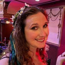 Muriel English's Instagram, Twitter & Facebook