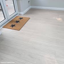 Buy now with free delivery uk wide. 12mm Laminate Flooring Light Oak Discount Flooring Depot