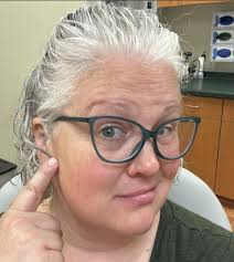 😭😭😭 I sound so horrible... I don't like it 😭😭😭 To explain my hearing  loss is 100% in right ear and about 60% of high frequency hearing loss in  the left ear.