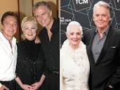 All About Shirley Jones' 4 Sons and 13 Grandchildren