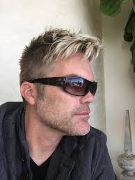 Happy's Place (TV Series 2024– )