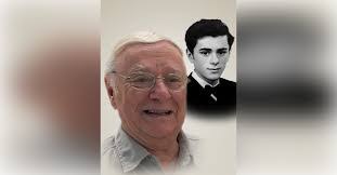 Jeffrey Paquette's Instagram, Twitter & Facebook