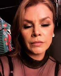 Esto es parte de lo qué pasó cuando me hicieron terminar el show en el Hard  Rock 🎸 de Orlando. Gracias a todos los que me acompañaron fue una noche  mágica llena de alegría a pesar de todas los ...