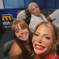 Estamos listos y en buena compañía en La Mega VIP con @shalimarrivera No se  lo pierdan HOY Sábado de 4-6pm en el 106.9FM #alomalavestyle #lamegavip  #shalimarrivera #wanda #malavez #radio #fm #lamega #colegas #