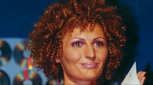 Polish pop singer, songwriter and producer. Reni Jusis Wrocila Do Swojej Dawnej Fryzury W Takich Wlosach Wyglada Najlepiej Zeberka