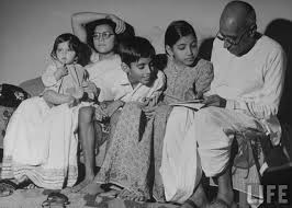 A Rare Glimpse Into Four Generations Of Mahatma Gandhi Family