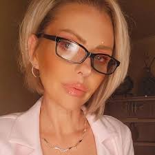 amber Holmes (@ambernicoleholmes) • Instagram photos and videos