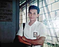 Dalam cerita yang ditulisnya, yani mengawali cerita dengan mengenalkan sosok nicholas saputra yang karirnya melejit. Potret Nicholas Saputra Dan 11 Aktor Saat Masa Sma Naksir Coy