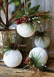 Je veux trouver des belles cartes de voeux pour noël pas cher ici carte de noel a fabriquer pour adulte. 13 Idees Geniales Decorer Noel Avec Des Boules De Styromousse Rustic Christmas Ornaments Christmas Diy Fun Christmas Decorations