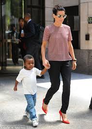 Following louis' arrival, sandra expanded her family when she adopted her second child, laila bullock, in 2015. Dublin S Q102 On Twitter Sandra Bullock Has Reportedly Adopted A Second Child A Daughter Now Joins Her 5 Year Old Son Louis Celebrityspy Http T Co S02mjdmwwv