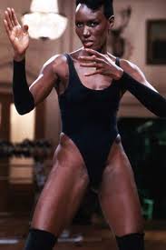 Dancehall queen, artistic muse, style icon, rebel, villainous bond girl/henchwoman. Bild Zu Grace Jones James Bond 007 Im Angesicht Des Todes Bild Grace Jones John Glen Filmstarts De