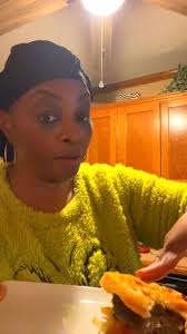 Monday LIVE 'Hang Out'! We talk Air Fryer vs Crockpot Cardio vs Strength  Training Stalled Weight Loss And more! Join us next time to hang out and  have some fun!💙