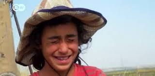 Darius, micul artist din Pata Rât. Trăiește lângă rampa de deșeuri a  orașului, dar și-a deschis prima expoziție de artă