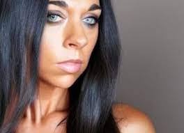 Jenny Hollis's Instagram, Twitter & Facebook