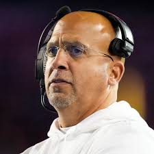 Major College Football Program's Fanbase Worried After 11th Player Enters  Transfer Portal