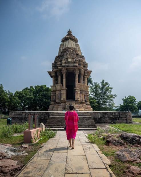 Khajuraho: A Complete Guide - The Floating Pebbles