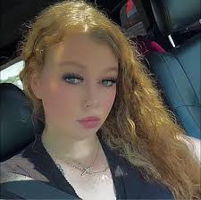 I found the super viral strawberry cream cheese cups here at Lawson's in  Shinjuku!!! These are pretty much just strawberry cream cheese nothing  special- but the packaging is so cute and fun