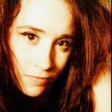 Bettina Holmes's Instagram, Twitter & Facebook