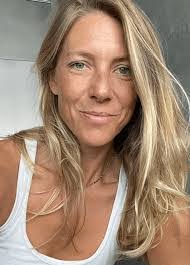 Kelly Stackhouse's Instagram, Twitter & Facebook