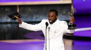 ¡Impactante! Estrellas Brillan en los Emmys 2025: Sorpresas y Emociones - Imagen principal del artículo