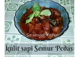 Daging sapi panggang pedas dapat menjadi solusi anda sebagai menu masakan pilihan saat hari raya kurban. Resep Kulit Sapi Semur Pedas Oleh Sarwendah Kitchen Mamz Bran Cookpad