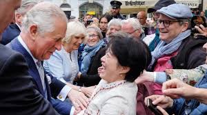 Welcome to india, says manmohan singh, much to the crowd. Prinz Charles Und Herzogin Camilla Darum Sind Wir Deutschen So Verruckt Nach Den Britischen Royals News De