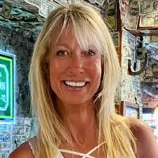 Lorraine Plummer's Instagram, Twitter & Facebook