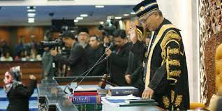 Daftar sekarang dan nikmati satu (1) minggu akses percuma! Kebiasaan Baharu Yang Di Pertua Dewan Rakyat Refsa