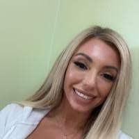 Shannon Connelly's Instagram, Twitter & Facebook