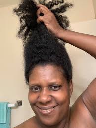 Hello Chihuahua club!!! I am trying to fix my ponytail but I am missing one  thing if you see it let me know.....🐶🐶🦴🦴😂😂😂￼￼￼￼￼￼