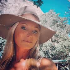 Mary Eblen's Instagram, Twitter & Facebook