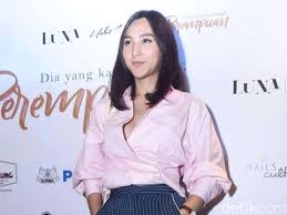 Persahabatan antara dena rachman dan bunga citra lestari. Dena Rachman Tak Ingin Ganti Kelamin Hingga Pindah Agama Beritaartisterkini Comberitaartisterkini Com