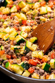 Delicious One Pot Dinner That Is Light Healthy This Hamburger And Zucchini Skillet Is Loaded In 2020 Baked Veggies Green Pepper Recipes Zucchini Ground Beef Recipe