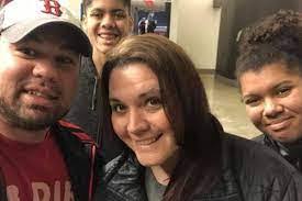 Amanda Robnett's Instagram, Twitter & Facebook