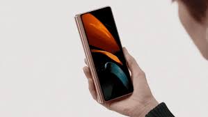 Folded galaxy z fold3 5g, seen from the hinge side. Erscheinungsdatum Preis Und Angebliche Funktionen Des Samsung Galaxy Z Fold 3 Nach Welt