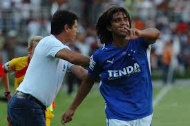 Atleta do @cruzeiro ⠀⠀⠀⠀⠀⠀⠀ @fbf_oficial contato@v2mm.com.br. Boa Media De Gols E Titulos Numeros De Marcelo Moreno Pelo Cruzeiro No Mineiro Superesportes