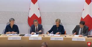 Einzig die beschränkung von fünf personen bei privaten treffen fällt. Regierungskommunikation In Der Schweiz Defacto