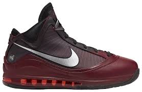 Lebron james basketball shoes are crafted for fluid movement on the court. Nike Lebron Vii Men S Foot Locker