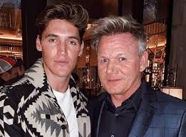 10 things you didn't know about dua lipa tom 2 years ago dua lipa is a singer that's still on her way up but has already made a name for herself that many people can likely remember since she. Isaac Carew Wiki Dua Lipa S Boyfriend Age Biography Height Facts