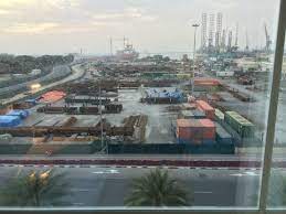 Guest room with twin beds. Room View Aufnahme Von Holiday Inn Express Dubai Jumeirah Tripadvisor