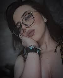 Sasha Rivers's Instagram, Twitter & Facebook