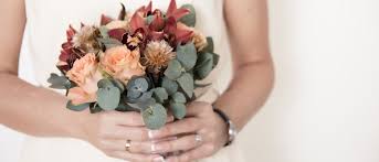 ¿cuéntanos la fecha del casamiento?, ¿el presupuesto máximo de tu vestido?, ¿vas de iglesia o de civil? Como Vestirse Para Las Bodas De Plata Bekia Moda