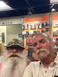 Found one EMPL EMPLOYEES OYEES ONLY T THS BETOND THIS SF مت EMPLOYEESONLY  POINT LIGHTING& LIGHTING&GAUGES & GAUGES 4 Employe Beyond 第ー