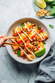 Spicy Jackfruit Spring Rolls With Mayo Drizzle Full Of Plants Recipe Jackfruit Spring Rolls Sweet And Spicy Sauce