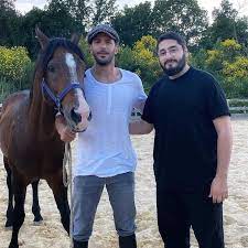 Netflix turned down the series. Baris Arduc Sultan Alparslan Setinden Paylasti Cok Fena Geliyor