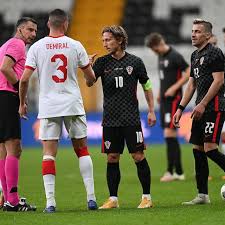 Does not dive into tackles. Sportske Novosti Obrana Je Losa Pa Zasto Dalic Nije Zvao Toga Decka U Reprezentaciju Makar Da Bude Na Klupi