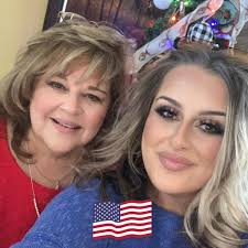 Kerrie Engelmann's Instagram, Twitter & Facebook