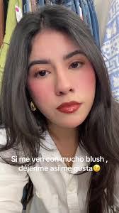 Gisel Flores's Instagram, Twitter & Facebook